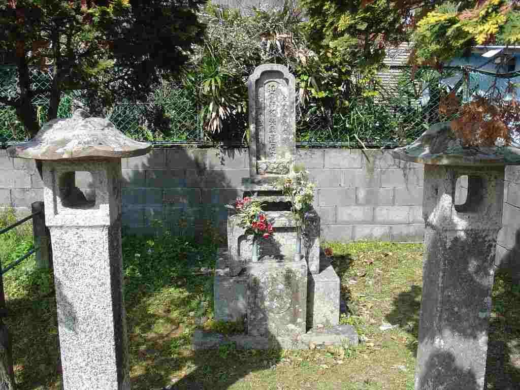第8代濵崎太平次正房墓の写真