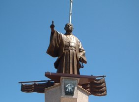 第8代濵崎太平銅像の写真
