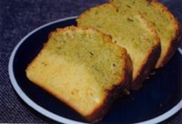 オクラとさつまいもの二層のパウンドケーキ