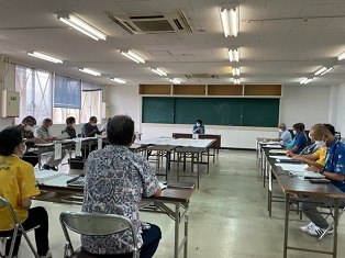 指宿市農業振興地域整備促進協議会及び協議会委員委嘱状交付2.jpg