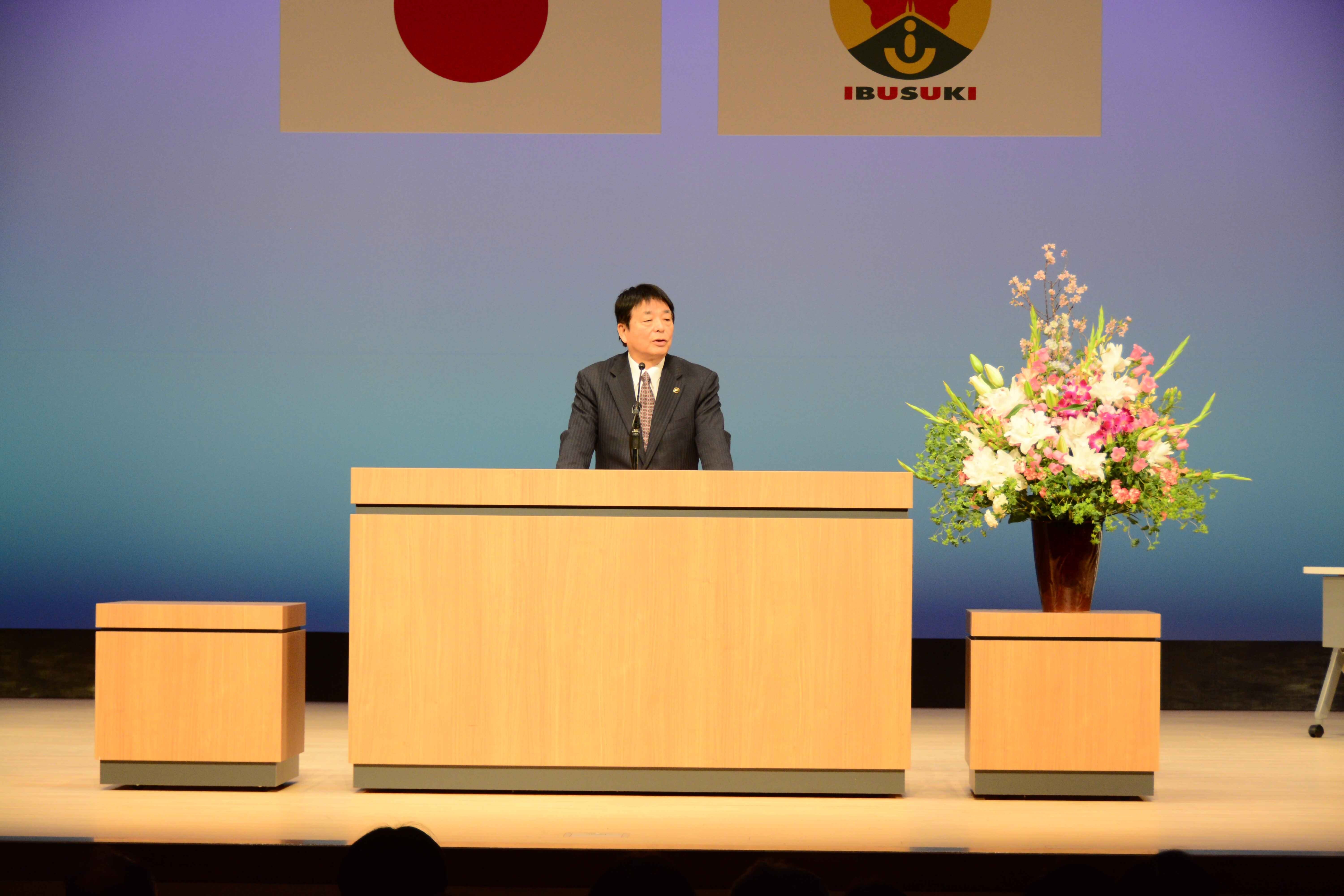 20250404_指宿市転入教職員宣誓式1.jpg
