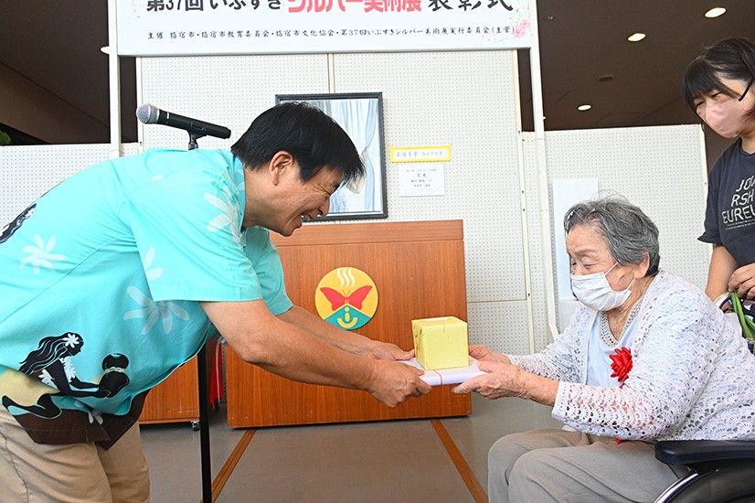 20260801 第37回いぶすきシルバー美術展 表彰式及び開所式2.jpg