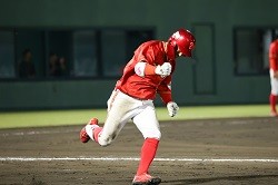 和田佳大プレー写真2