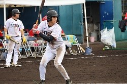宇宿雅哉プレー写真1